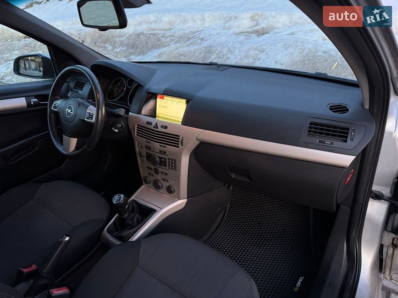 Універсал Opel Astra 2008 в Тернополі