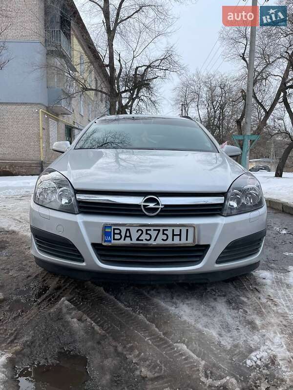 Универсал Opel Astra 2005 в Светловодске