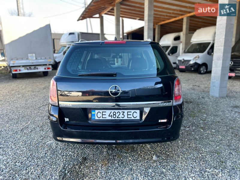 Универсал Opel Astra 2009 в Хусте