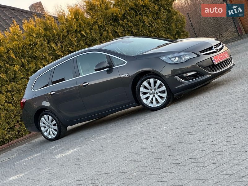 Универсал Opel Astra 2013 в Стрые
