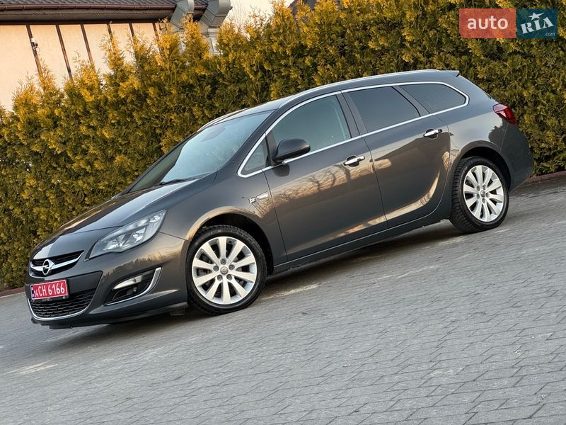 Универсал Opel Astra 2013 в Стрые