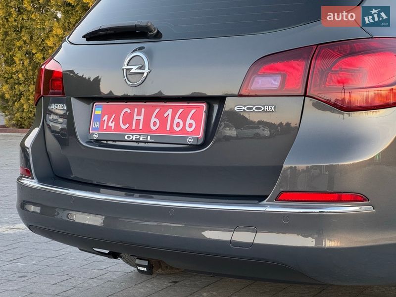 Универсал Opel Astra 2013 в Стрые