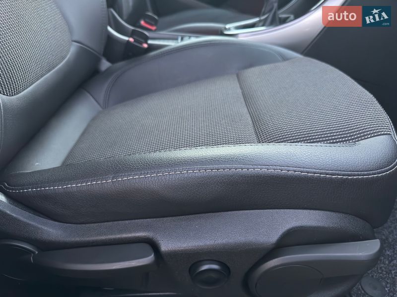 Универсал Opel Astra 2013 в Стрые