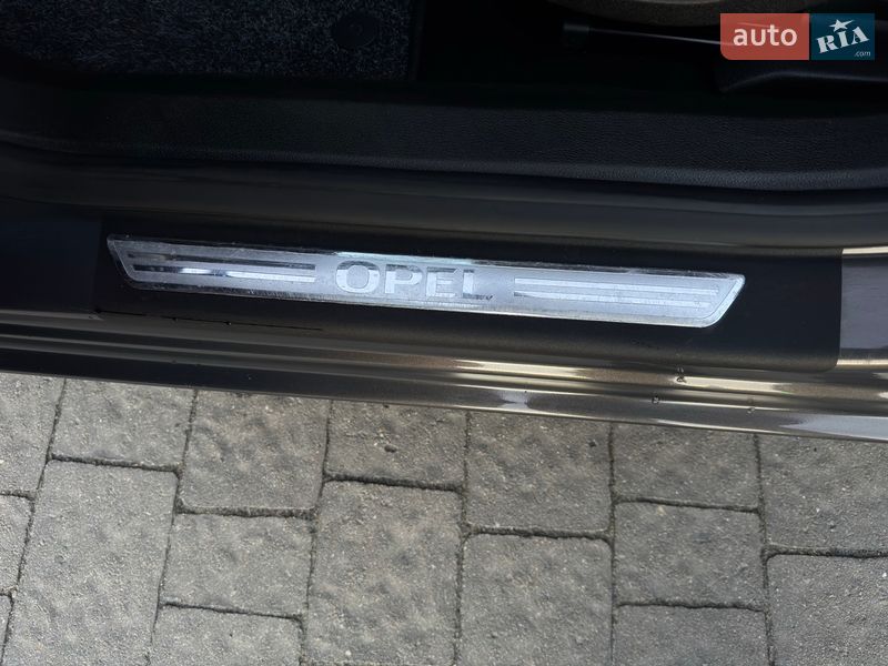 Универсал Opel Astra 2013 в Стрые