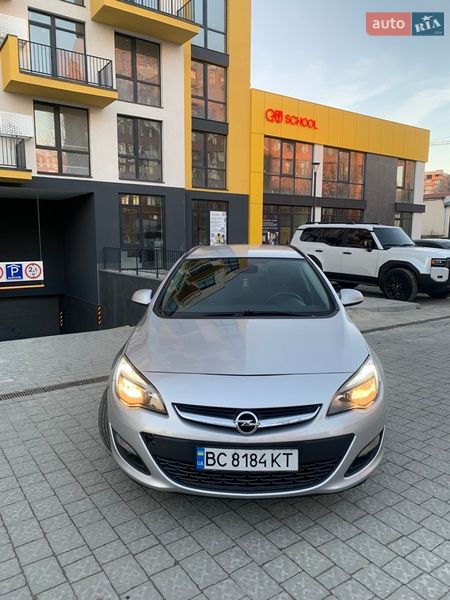 Универсал Opel Astra 2013 в Львове