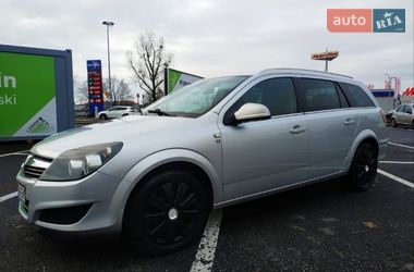 Универсал Opel Astra 2010 в Луцке