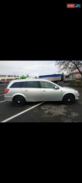 Універсал Opel Astra 2010 в Луцьку