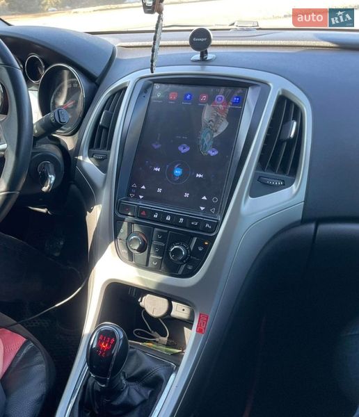 Універсал Opel Astra 2012 в Львові