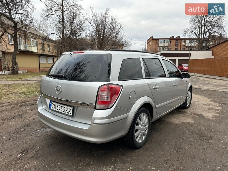 Универсал Opel Astra 2005 в Черкассах