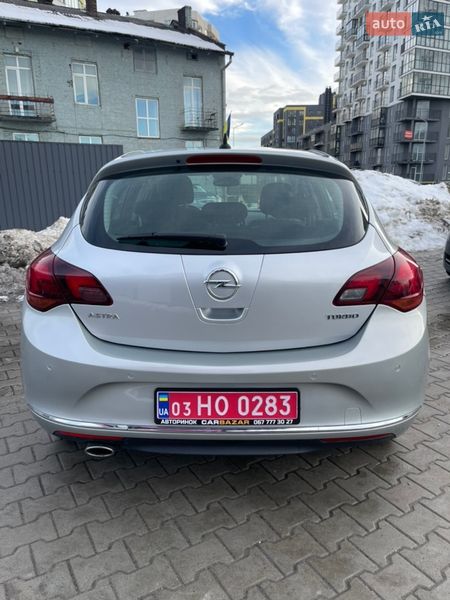 Хэтчбек Opel Astra 2013 в Львове