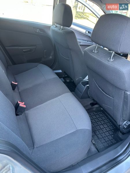 Хэтчбек Opel Astra 2007 в Лубнах