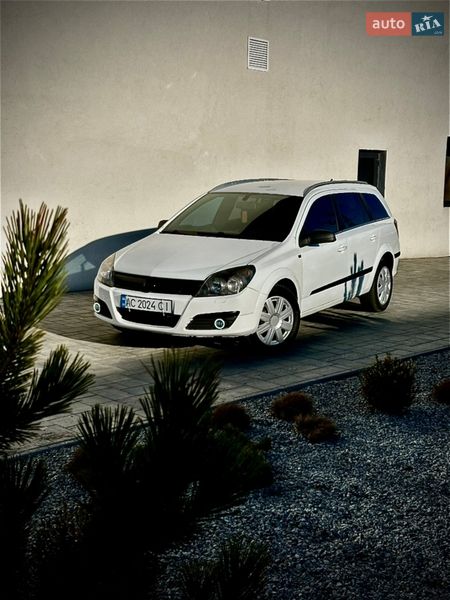 Універсал Opel Astra 2005 в Луцьку