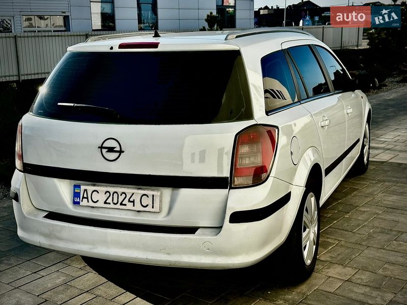 Універсал Opel Astra 2005 в Луцьку
