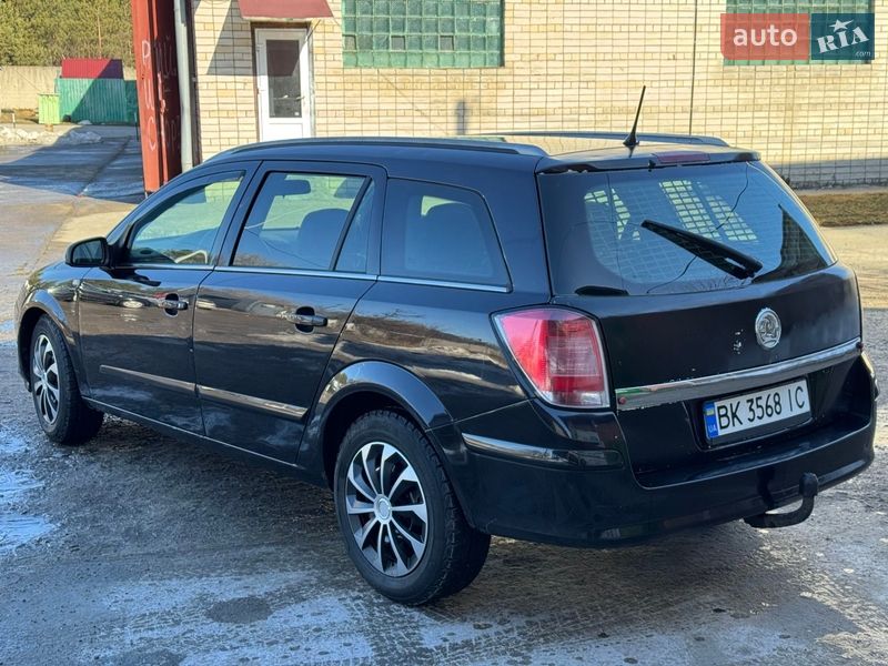 Универсал Opel Astra 2004 в Нетешине