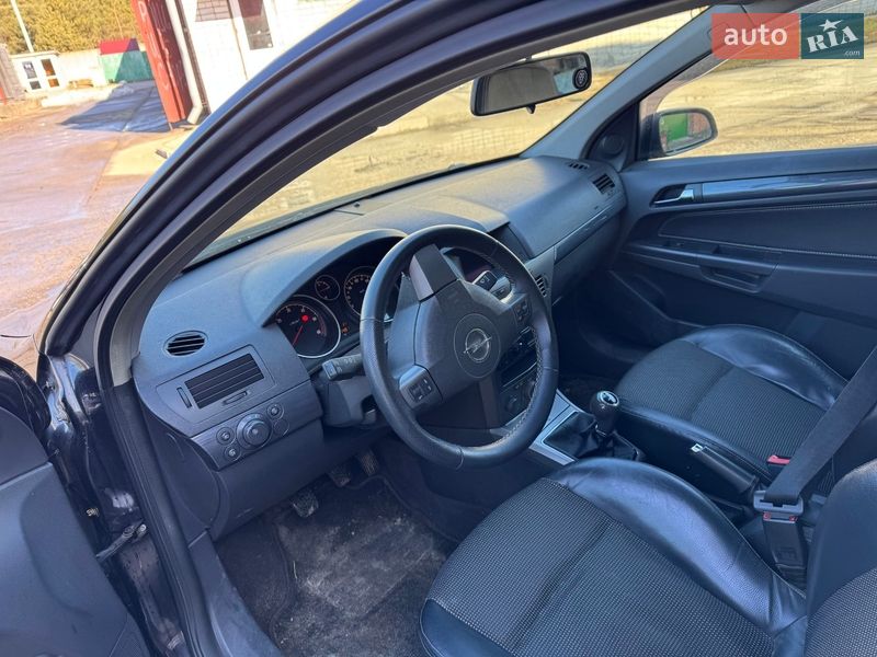 Универсал Opel Astra 2004 в Нетешине