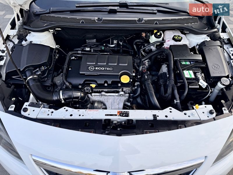 Универсал Opel Astra 2011 в Дрогобыче