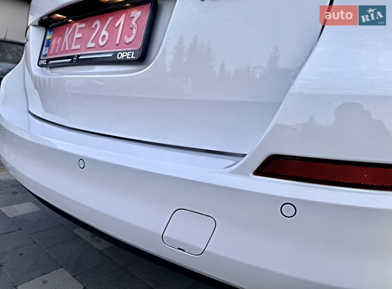 Универсал Opel Astra 2011 в Дрогобыче