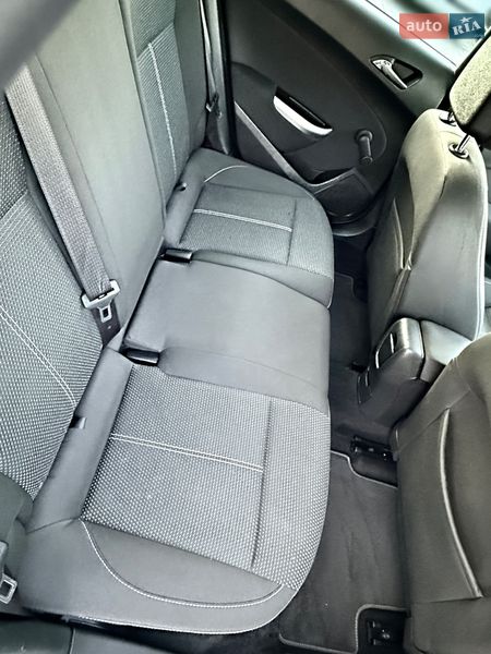 Универсал Opel Astra 2011 в Дрогобыче