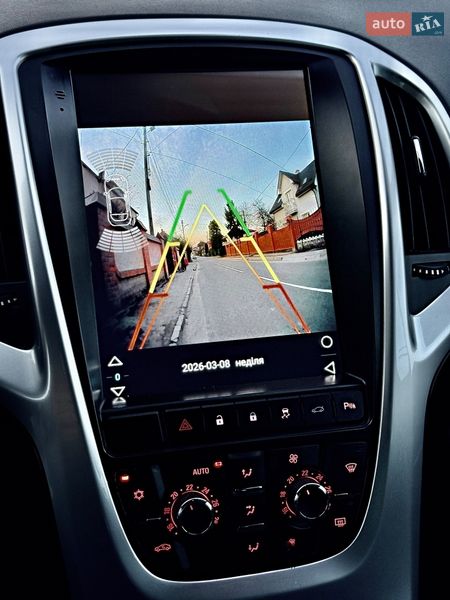 Универсал Opel Astra 2011 в Дрогобыче