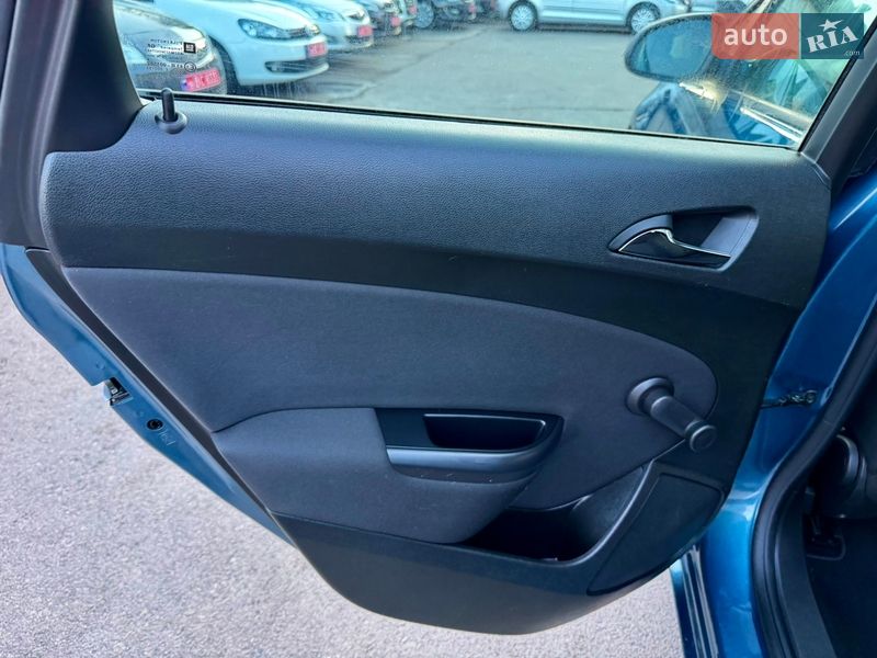 Универсал Opel Astra 2013 в Ровно