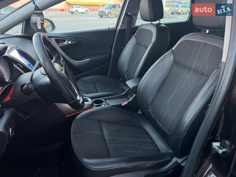 Хэтчбек Opel Astra 2012 в Киеве