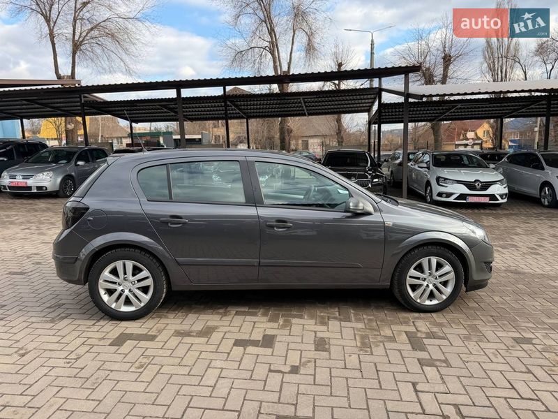 Хэтчбек Opel Astra 2009 в Кривом Роге