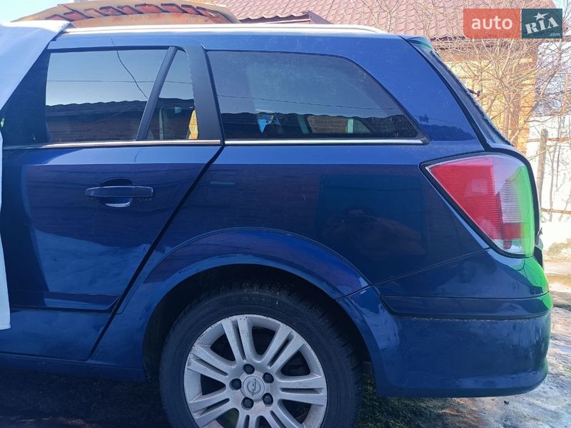 Универсал Opel Astra 2009 в Сумах