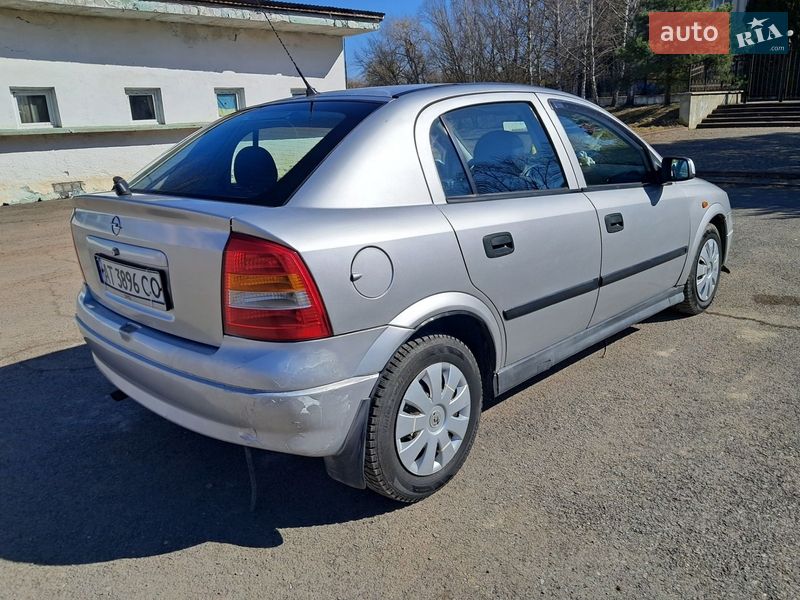 Хетчбек Opel Astra 1998 в Долині