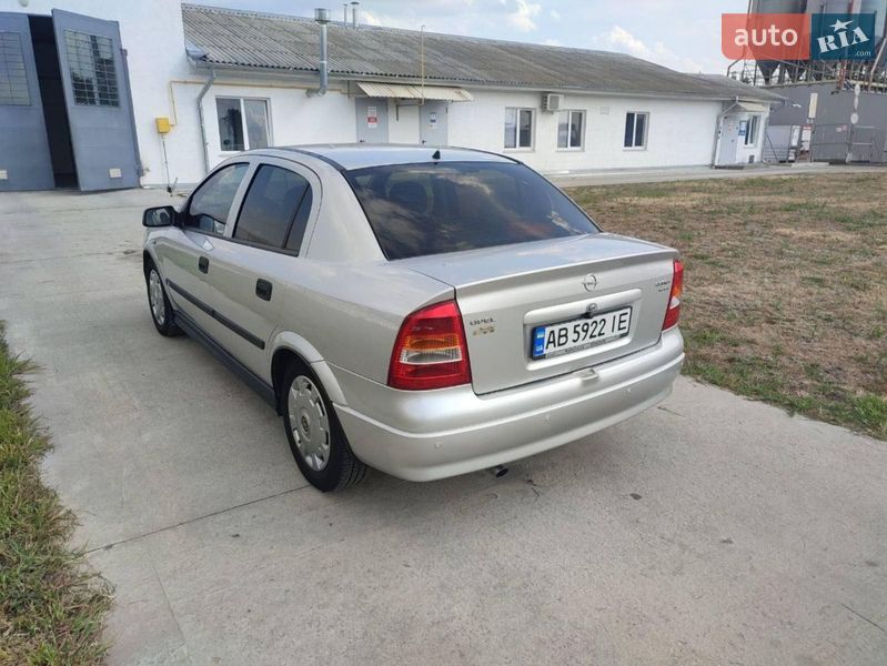 Седан Opel Astra 1999 в Ладыжине