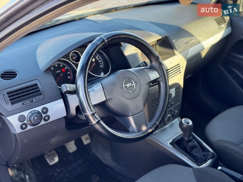 Универсал Opel Astra 2004 в Чорткове