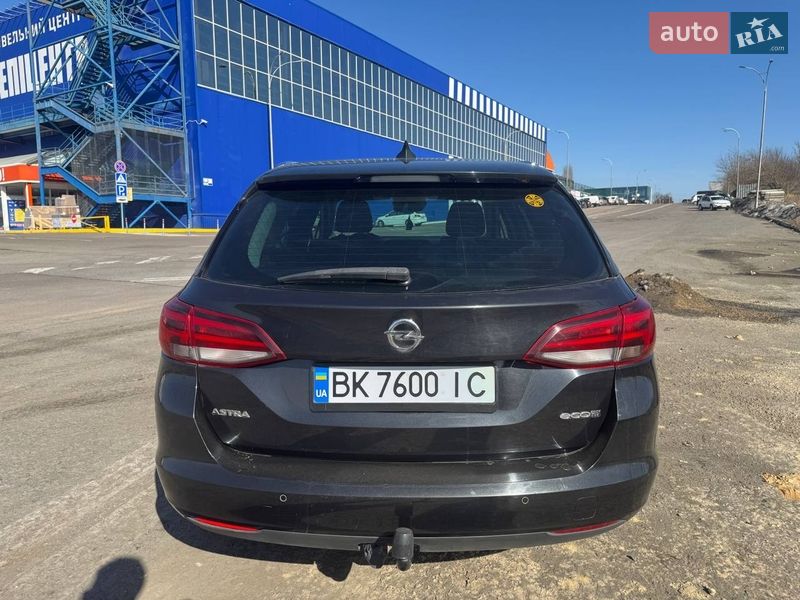Универсал Opel Astra 2016 в Ровно
