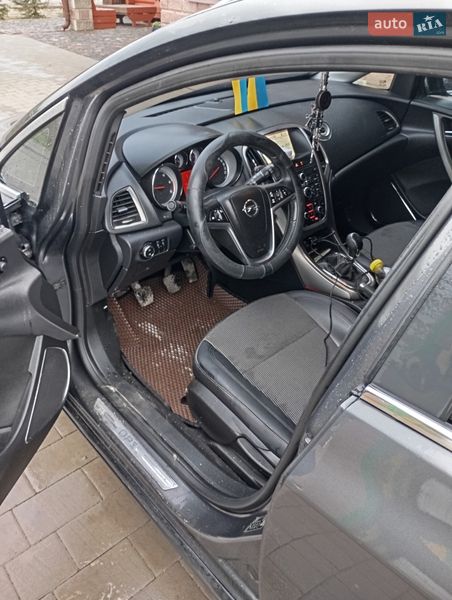 Універсал Opel Astra 2011 в Ланівці