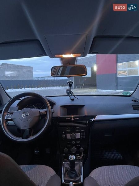 Универсал Opel Astra 2010 в Тернополе