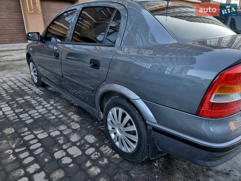 Седан Opel Astra 2008 в Виннице