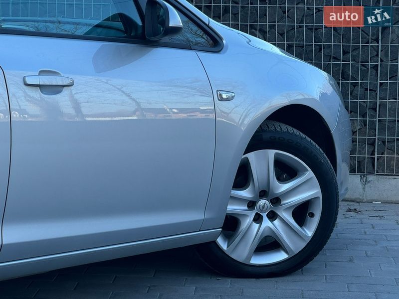 Хэтчбек Opel Astra 2011 в Стрые