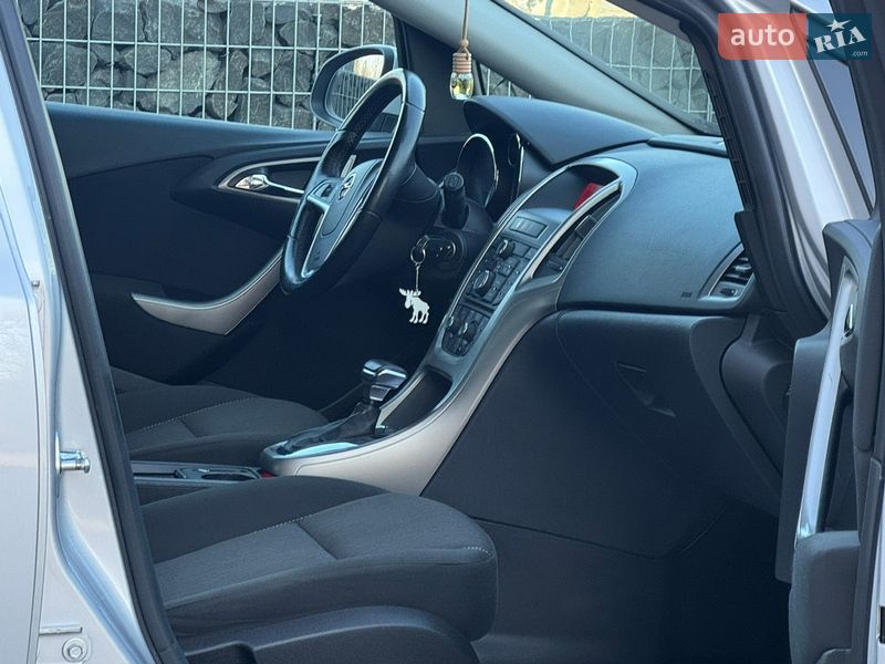 Хэтчбек Opel Astra 2011 в Стрые