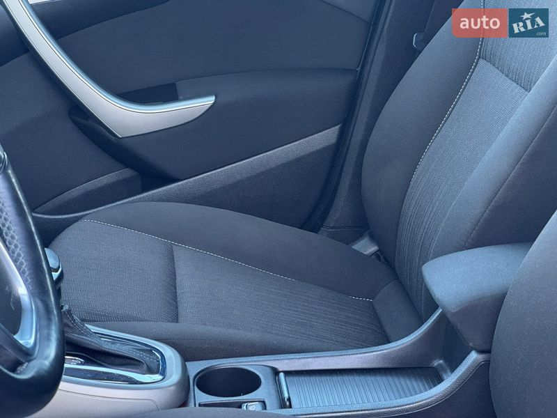 Хэтчбек Opel Astra 2011 в Стрые