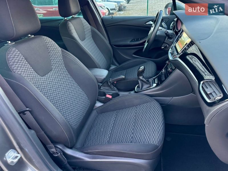 Универсал Opel Astra 2017 в Киеве