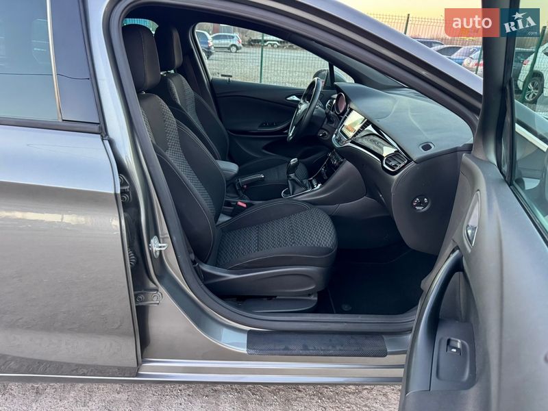 Универсал Opel Astra 2017 в Киеве