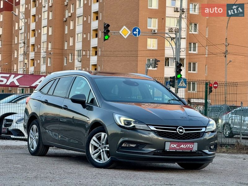 Универсал Opel Astra 2017 в Киеве