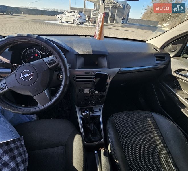 Универсал Opel Astra 2005 в Киеве
