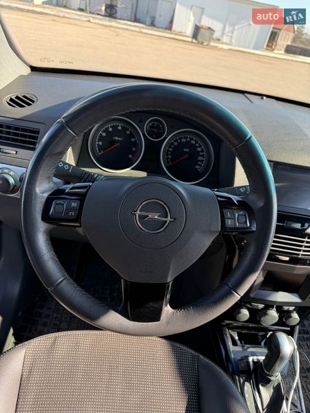 Хэтчбек Opel Astra 2009 в Переяславе