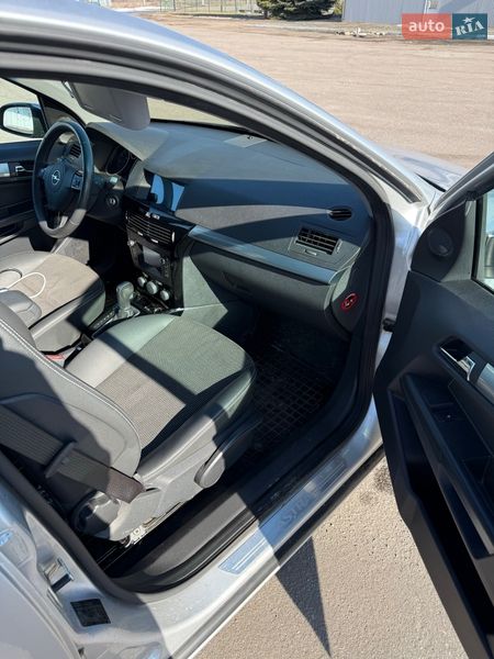 Хэтчбек Opel Astra 2009 в Переяславе