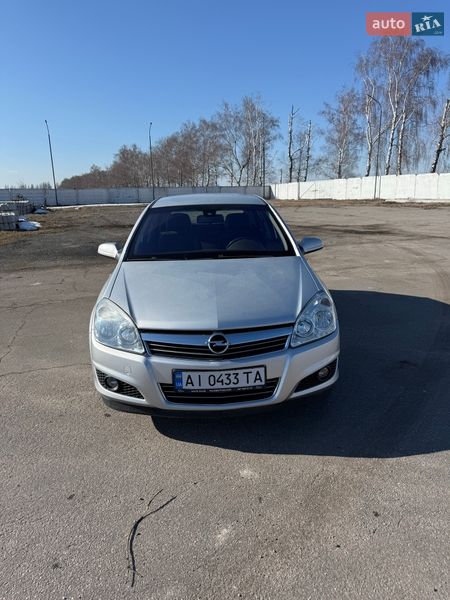 Хэтчбек Opel Astra 2009 в Переяславе