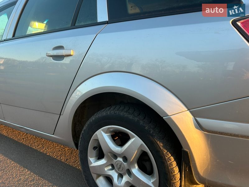 Универсал Opel Astra 2009 в Коростене