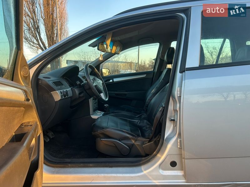 Универсал Opel Astra 2009 в Коростене