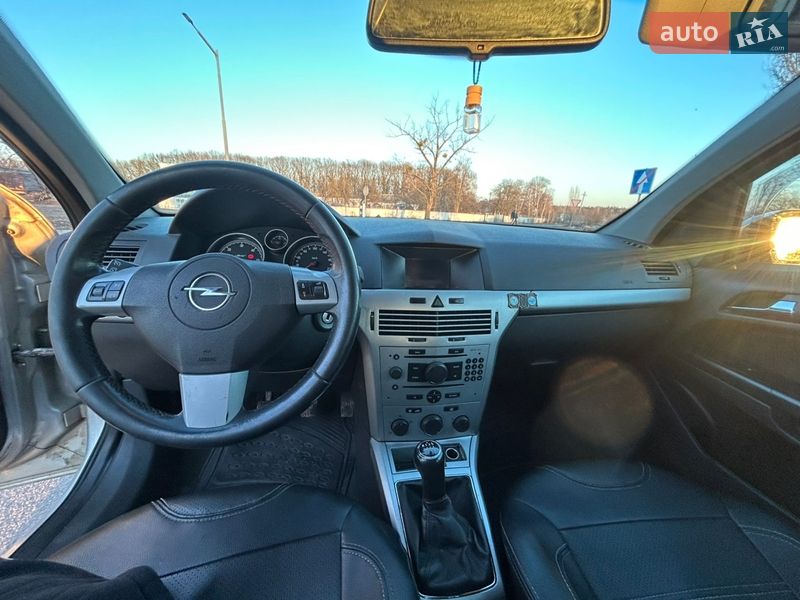 Универсал Opel Astra 2009 в Коростене