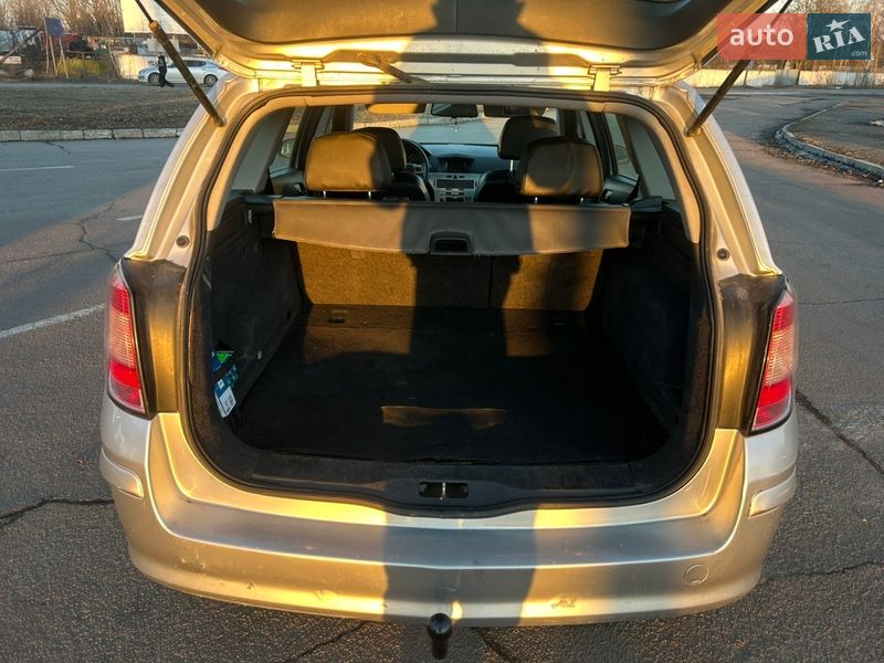 Универсал Opel Astra 2009 в Коростене