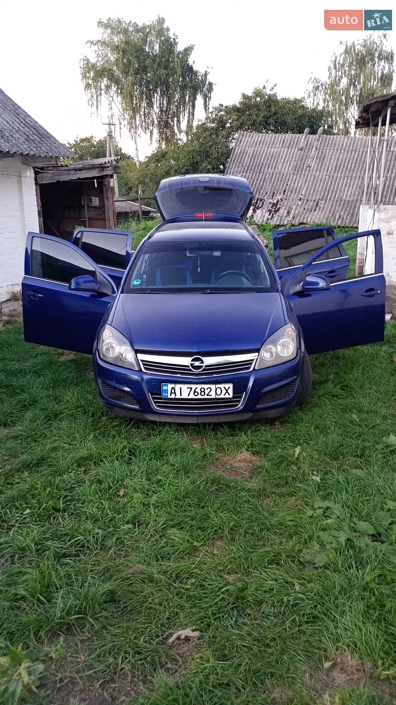 2010 Opel Astra - фото 1