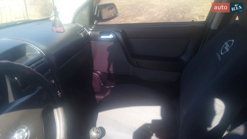 Седан Opel Astra 2008 в Казанке